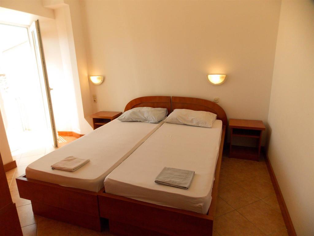 Apartments Frane (Adults Only) Novalja Kamer foto